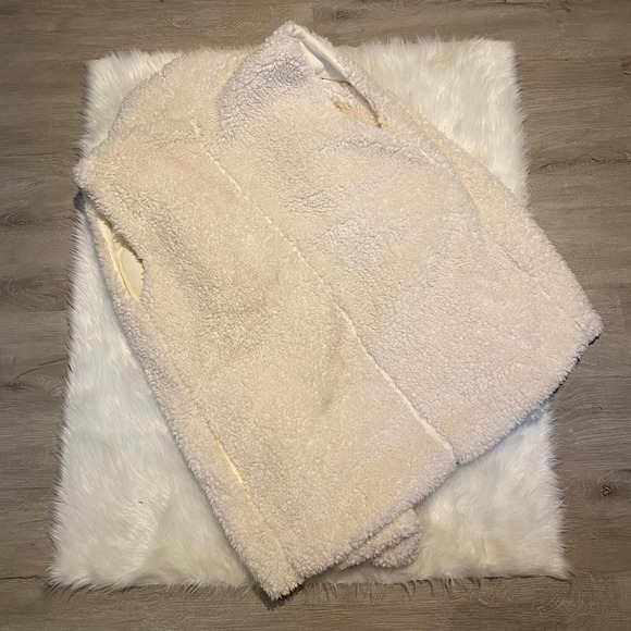 Aerie White Teddy Bear Vest Cardigan Medium - Picture 10 of 10